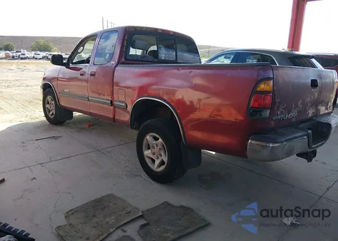 2001 Toyota Tundra Sr5 V8 из США, поврежденный, VIN 5TBRT34101S152175